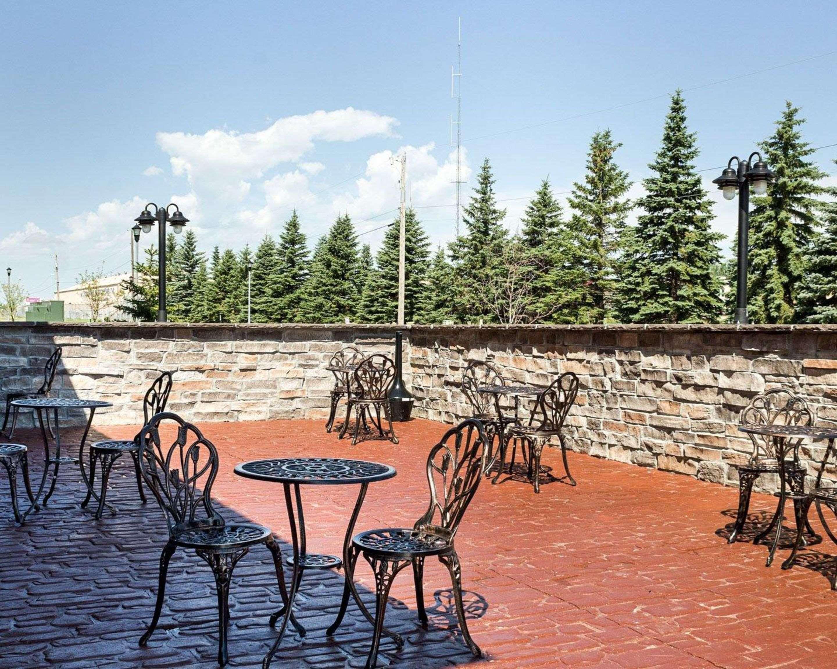 Comfort Suites Minot Exterior photo